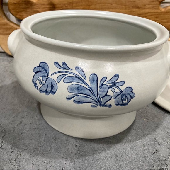 Pfaltzgraff Yorktowne vintage soup tureen - Picture 15 of 16
